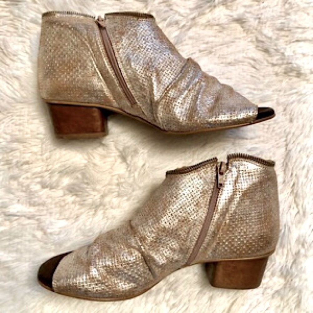 “New” Unity In Diversity Sage Sandal - image 7